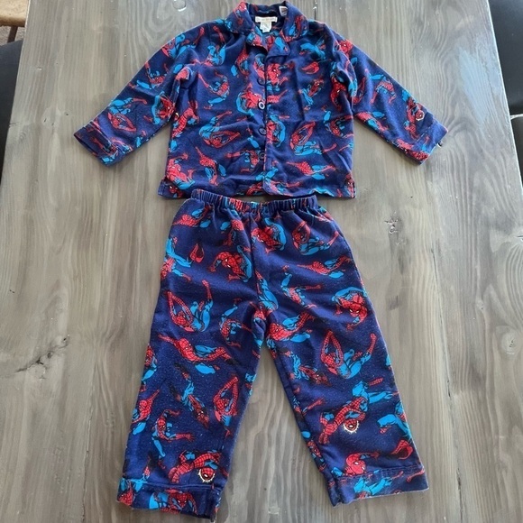 POTTERY BARN KIDS Marvel Spider-Man Pajama Set flannel button up top & bottoms 4 - Picture 1 of 9